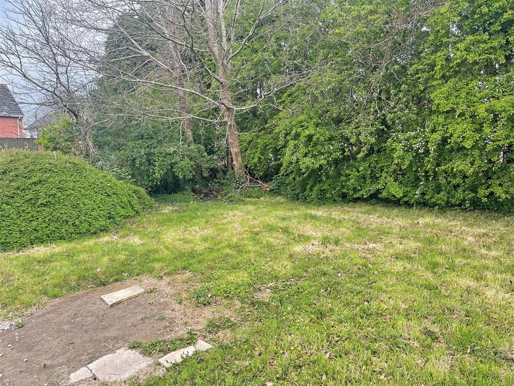 Lot: 27 - LAND WITH POTENTIAL -